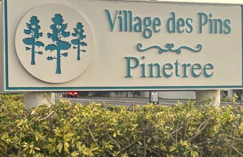 Village des Pins Sarasota 2BR Condo with Pool - Foto 3