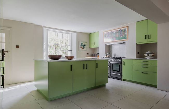 Hemingford Road IV by Onefinestay - Photo 13