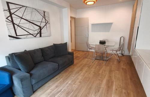 LE MIOLLIS - CENTRAL et CONFORT - WIFI- prés tansports en commun et commerces - Foto 3