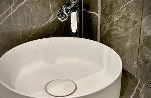 Croydon Luxury 2 Bed Apartment - Sleeps 6 - Gatwick Airport close - Foto 57