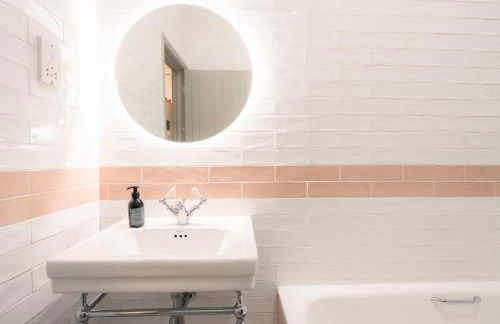 Ollerenshaw Cottage - Photo 15