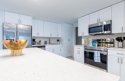 Villa 4BR Villa Private Pool BBQ Area Near Beach - Photo 27