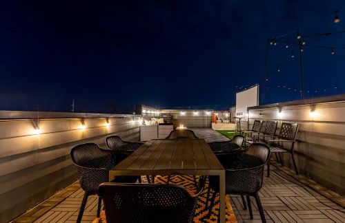 Modern Luxe Townhome with Rooftop Cinema - Foto 4