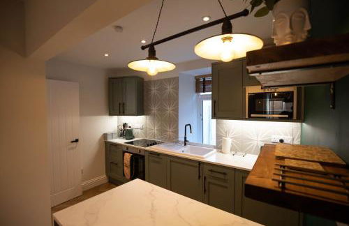 Ridley's Place modern one-bedroom seaside apartment - Photo 3