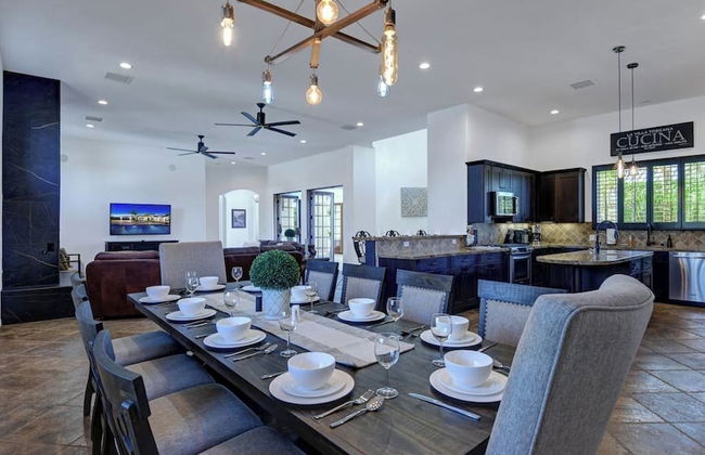 Movie Theater, Game Room, Pool, Hot Tub, & Views Villa Toscana by Avantstay - Foto 9