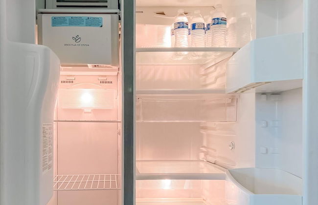 Cozy 2BR Home With Bright Interior Relaxing Patio - Foto 13