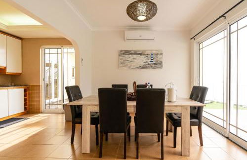 Casa Agrela by Rent2U, Lda Swimming Pool & Jacuzzi - Photo 10