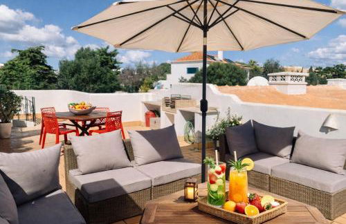 Dreamy Sea View Apartment with Access to Private Pool & Stunning Rooftop - Foto 26