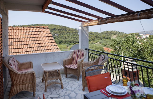 A1 - apt w. Terrace, Just 3 min Walk to the Beach - Foto 1