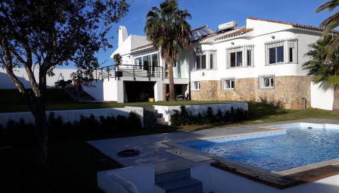 Torreguadiaro Villa - 2 mins walk from the bars and restaurants - Foto 1