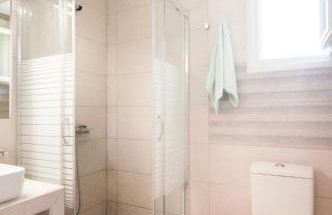 Bill & Eva's precious jewel - Photo 16