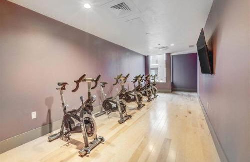 Gorgeous Central City 2BD 2BA - Foto 42