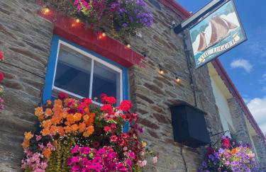 Enchanting Harbourside Cottage with Panoramic Views - Foto 38