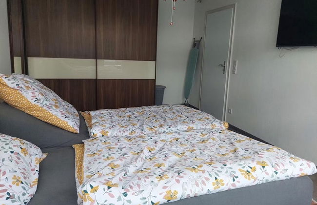 Modern Apartment With Balcony - Photo 8