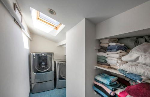 Luxury Home Atop the Hills - Foto 22