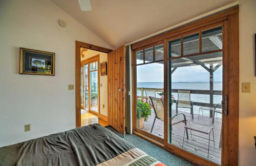 Lake Champlain Cottage with Private Deck and Fire Pit! - Foto 14