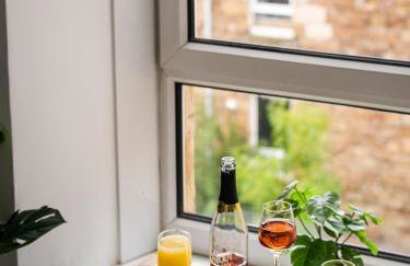 Cheerful 2 Bedroom Homely Apartment, Sleeps 4 Guest Comfy, 3x Double Bed, Parking, Free WiFi, Suitable For Business, Leisure Guest,Glasgow, Glasgow West End, Near City Centre, Perfect For Common Wealth Games 2026 - Foto 33