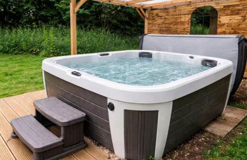 Cadnam Cottage with Private Hot Tub, New Forest - Foto 1