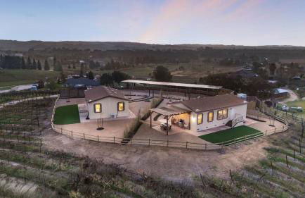 Sip and Stay at Vahali Vineyards by AvantStay Modern Wine Country Duo Outdoor Dining Vineyard Views - Foto 47