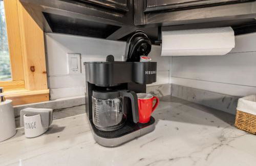 Family fun, romantic Hot Tub, Firepit, King Bed 15 min from Blue Ridge & Ellijay - Foto 20