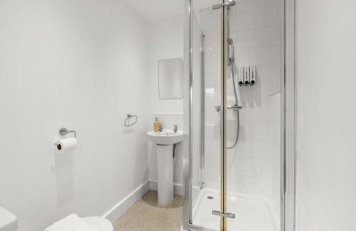 6 BR 4 Bath Central Worcester Sleeps 12 - Foto 47
