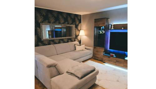 zentrale Design-Ferienwohnung mit Balkon und Stellplatz in Karlsruhe - APOLONIAliving - Foto 3