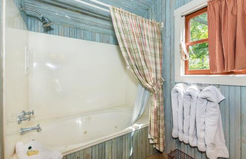 Ada's Peach Street Hideaway - Foto 20