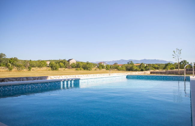 Idyllic Getaway Lovrec Villa With Pool - Foto 25