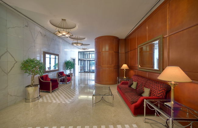 Grand Hyatt Residence - Photo 2