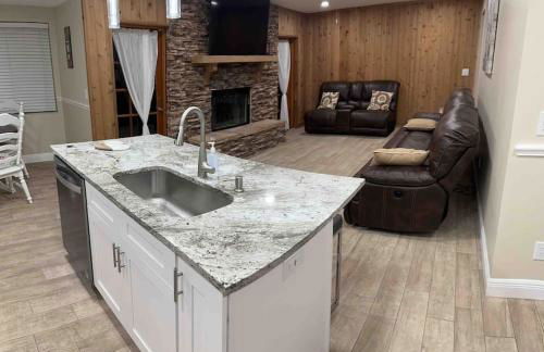 Lake Valrico's Camelot Court with HEATED POOL & access to private lake - Foto 17