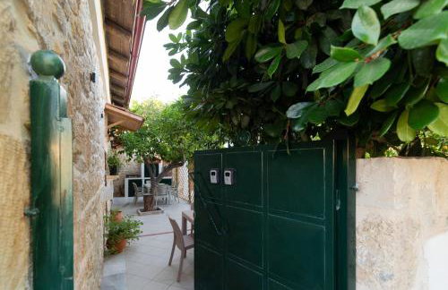 Petra VORI House - Photo 3