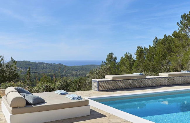 Hillside Villa With Sea-views - Photo 29