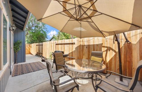 Modern Downtown Escape Sleeps 10 - Foto 11