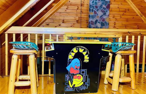 Breath of Heaven Cabin- Hot Tub, Deck, Pond, PETS - Foto 12