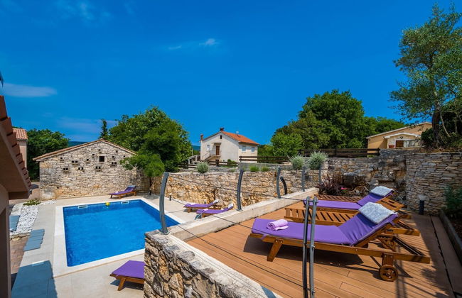 Villa in Rakalj Near Secluded Beaches - Foto 1