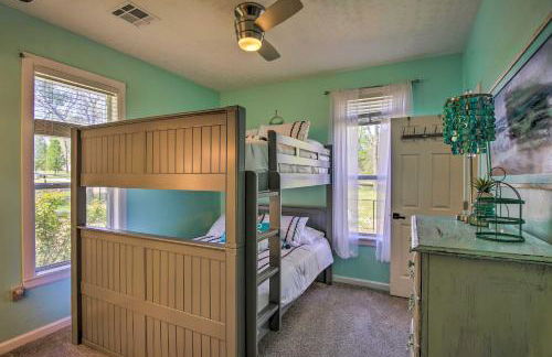 Lakefront Afton Home with Hot Tub and Game Room! - Foto 20