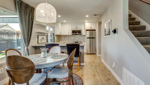 Modern Oceanside Living! Family Home with Workspace - Foto 3