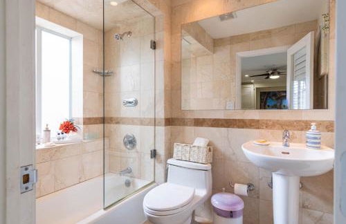 Oceana Blue / Beach Front / Pool / Bar / Relax - Foto 49