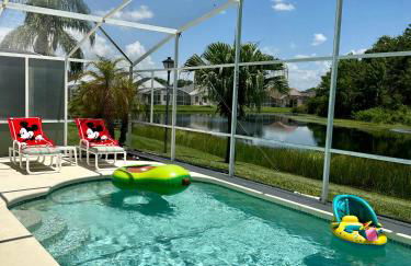 Private pool with a beautiful view overlooking the lake! Near Disney - Universal - Foto 1
