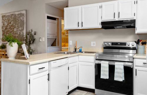 Modern Comfort Near Portal Park - Pet Friendly - Foto 13