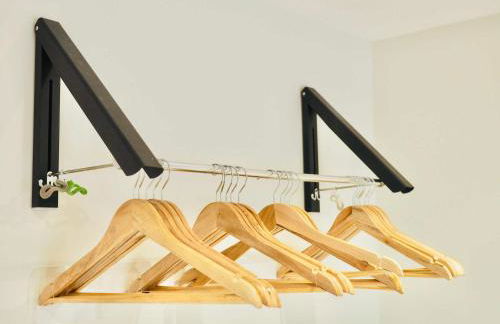 Spacious 3 bedroom Home w Parking in Farnborough - Foto 48