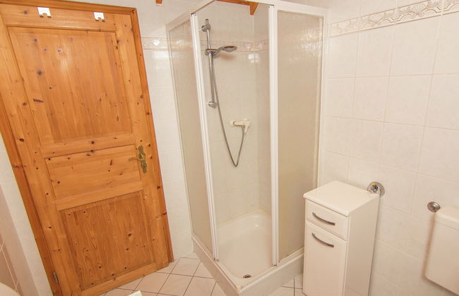 Charming Holiday Home Near the Bavarian Alps - Photo 12