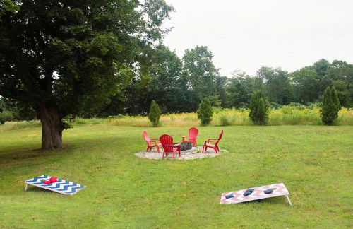 Farmhouse Broad Brook: Comfort & Charm. - Foto 38