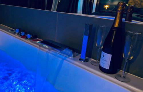 Bliss loveroom - Photo 18