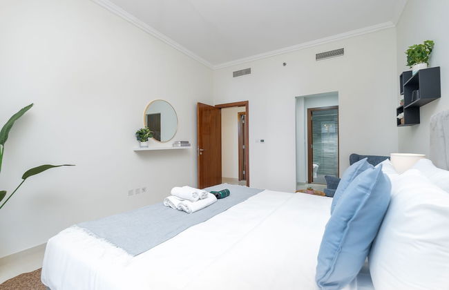 Luxe Apartments near Dubai Mall, Burj Khalifa - Pool, Gym, & Parking by Sojo Stay - Photo 1