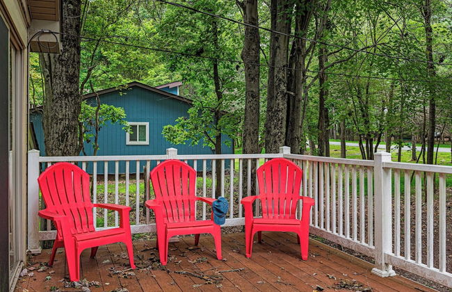 Frolic on Fern by Avantstay Enclosed Deck w/ Forest Views, Bar - Photo 34