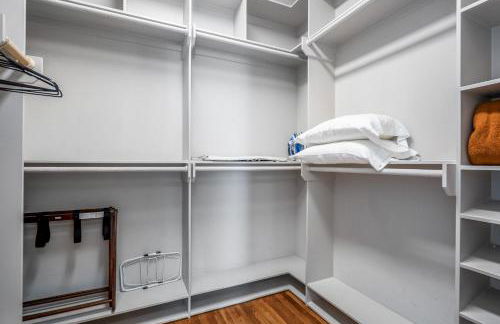 Luxury Downtown Getaway with Breathtaking Views - Foto 40