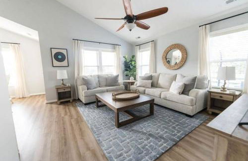 Somewhere On A Beach - 4 bedroom -Private Pool - Hot Tub - Fire Pit - Game Room - Horseshoe Pits - Walk to beach, Sound, arcade and go carts! - Foto 8