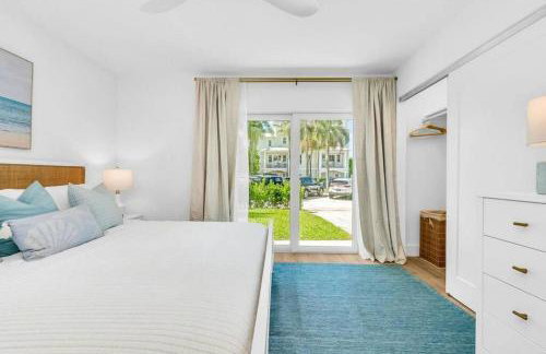 Lux Beachside 2nd Floor Condo 3 Steps to the Beach! - Foto 9