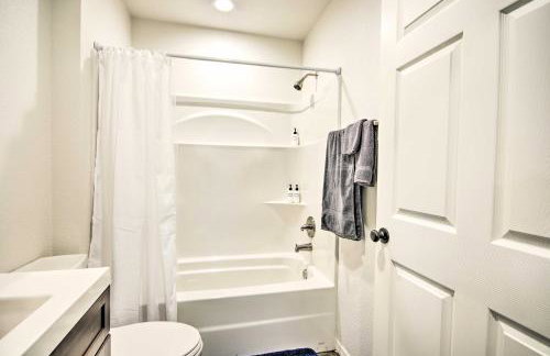 2 Mi to Marinas and Grove Cozy Cabin with Grill - Foto 13